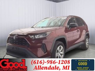 Used 2020 Toyota RAV4 LE image 1