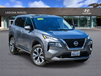 Used 2021 Nissan Rogue SV image 1