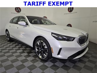New 2025 BMW 530i xDrive w/ Premium Package image 1