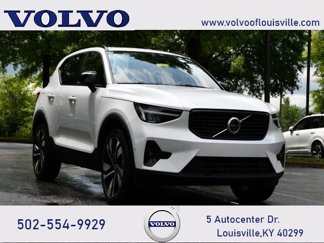 Certified 2025 Volvo XC40 B5 Plus image 1