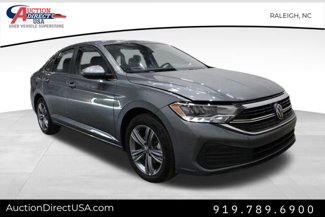 Used 2024 Volkswagen Jetta SE image 1