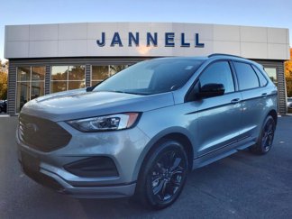 Used 2024 Ford Edge SE w/ Black Appearance Package image 1