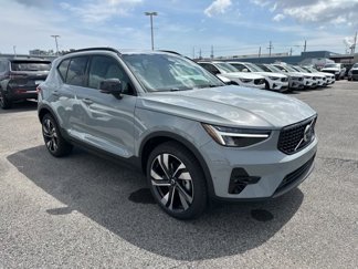 New 2025 Volvo XC40 B5 Plus image 1