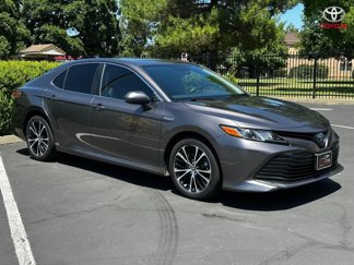 Used 2020 Toyota Camry LE image 1
