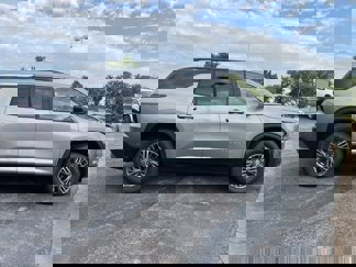 New 2026 Chevrolet Traverse LT image 1