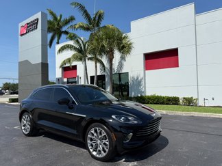 Used 2023 Aston Martin DBX image 1