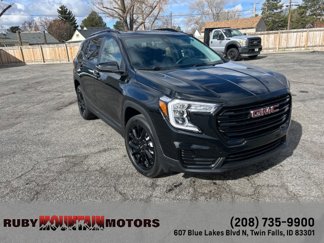 Used 2024 GMC Terrain SLE image 1