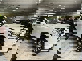 Used 2024 Nissan Pathfinder SL image 1