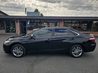 Used 2015 Toyota Camry SE image 1