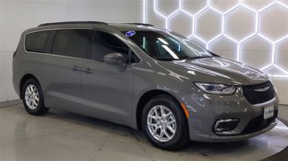 Used 2022 Chrysler Pacifica Touring-L image 1