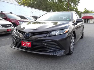 Used 2018 Toyota Camry LE image 1