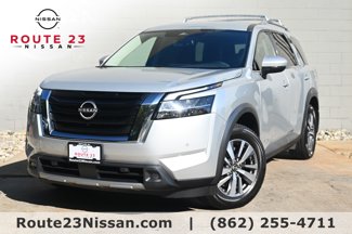 Certified 2022 Nissan Pathfinder SL image 1