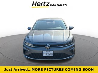 Used 2025 Volkswagen Jetta SE image 1