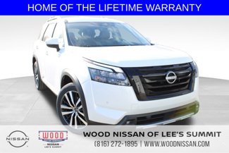 New 2025 Nissan Pathfinder Platinum image 1