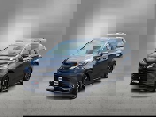 Used 2025 Toyota Sienna Platinum image 1
