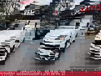 Used 2021 Lamborghini Urus image 1