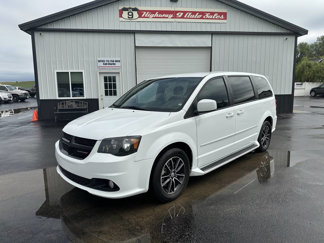Used 2015 Dodge Grand Caravan SXT w/ Blacktop Package image 1