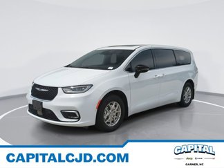 New 2025 Chrysler Pacifica Select image 1