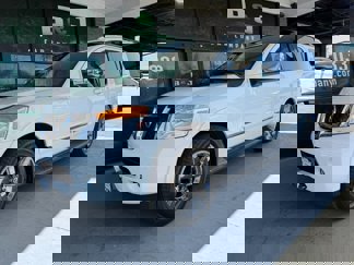Used 2014 Nissan Armada Platinum image 1