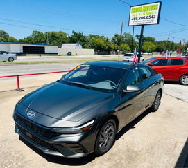 Used 2024 Hyundai Elantra SEL image 1