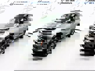 New 2025 Chevrolet Traverse LT w/ Driver Confidence Package image 1