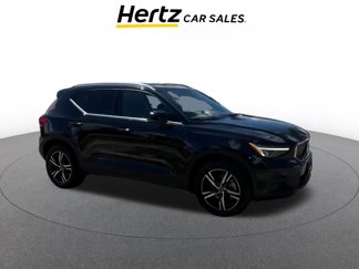 Used 2024 Volvo XC40 B5 Core image 1
