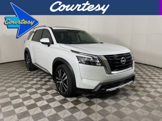 New 2025 Nissan Pathfinder Platinum image 1