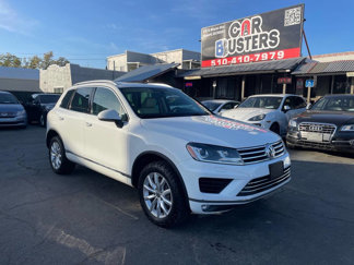 Used 2015 Volkswagen Touareg VR6 image 1