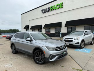Used 2022 Volkswagen Tiguan SE image 1