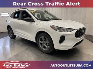 Used 2023 Ford Escape ST-Line image 1