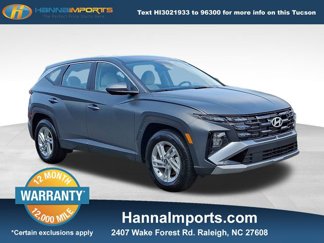 Used 2025 Hyundai Tucson SE image 1