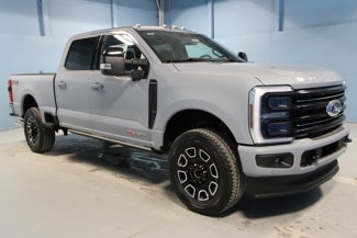 New 2025 Ford F250 4x4 Crew Cab Super Duty image 1