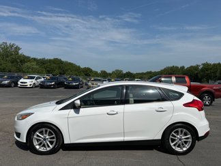 Used 2015 Ford Focus SE image 1