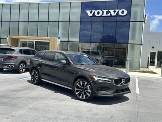 New 2025 Volvo V60 B5 Cross Country Ultra w/ Climate Package image 1