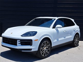 Used 2025 Porsche Cayenne image 1