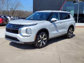 New 2025 Mitsubishi Outlander SE image 1