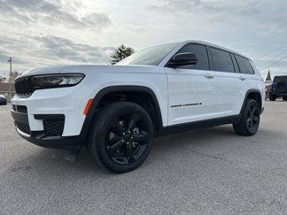 Used 2023 Jeep Grand Cherokee L Laredo image 1