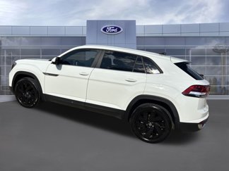 Used 2025 Volkswagen Atlas Cross Sport SE w/ Panoramic Sunroof Package video 3