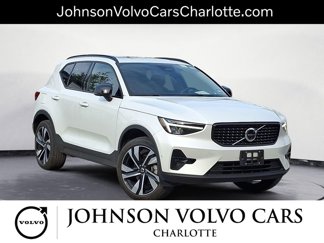 Certified 2025 Volvo XC40 B5 Plus image 1