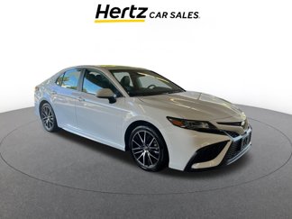 Used 2024 Toyota Camry SE image 1