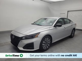 Used 2024 Nissan Altima 2.5 SV image 1