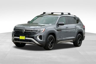 New 2025 Volkswagen Atlas Peak Edition SE image 1