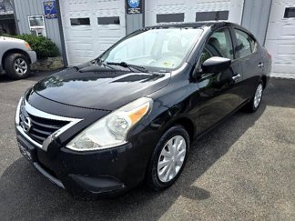 Used 2017 Nissan Versa SV image 1