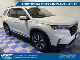 New 2025 Honda Pilot Touring image 1