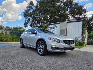 Used 2018 Volvo V60 T5 Cross Country image 1