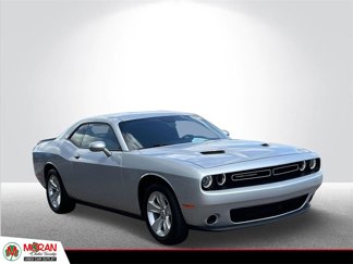 Used 2023 Dodge Challenger SXT image 1