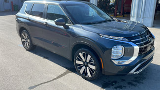 New 2025 Mitsubishi Outlander SE image 1