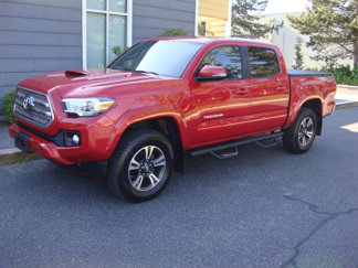 Used 2016 Toyota Tacoma TRD Sport image 1