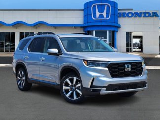 New 2025 Honda Pilot Touring image 1