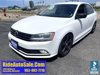 Used 2016 Volkswagen Jetta Sport image 1